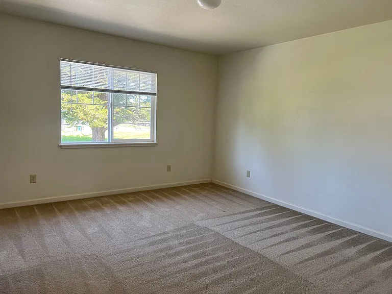 1301 Hallen Dr — Photo 19