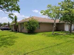 831 W 8th St, Freeport, TX 77541