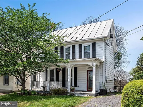 5479 Main St Photo 1