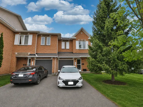 2216 Brockstone Cres, Ottawa, ON K4A 4V4