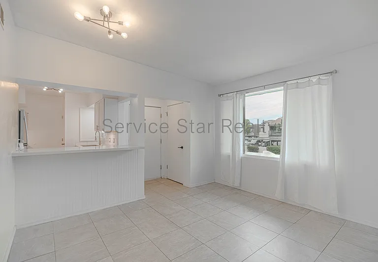 102 W Maryland Ave #D2 — Photo 9