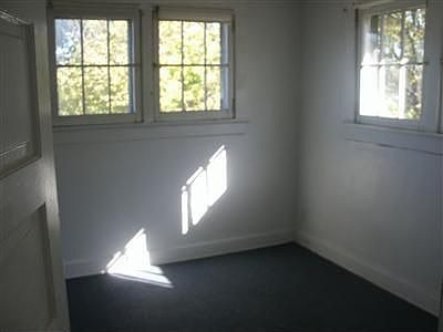 4th image of 1303 Huffman Ave