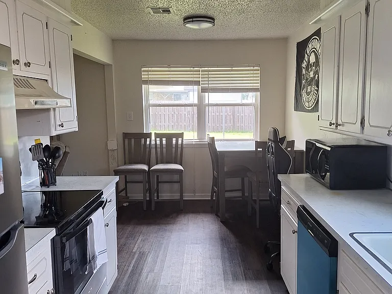 2410 NW Norman Cir — Photo 11