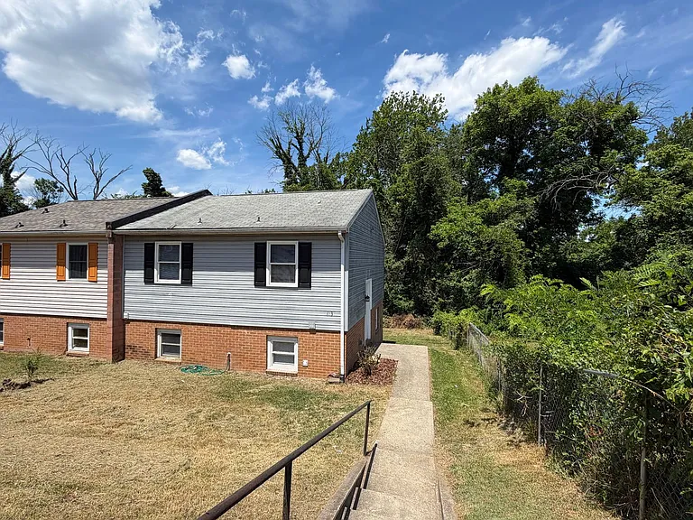 813 Ridge St — Photo 7