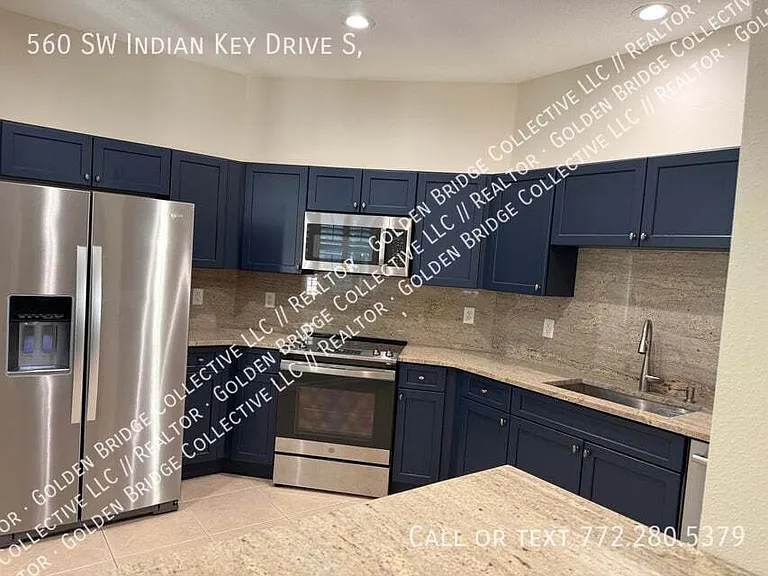 560 SW Indian Key Dr S — Photo 2