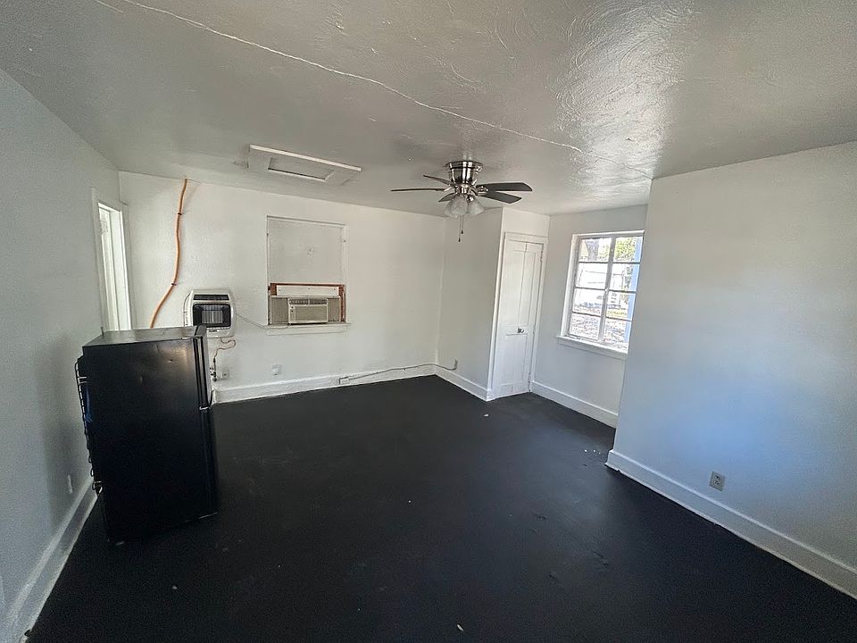 2nd image of 806 N Harding St