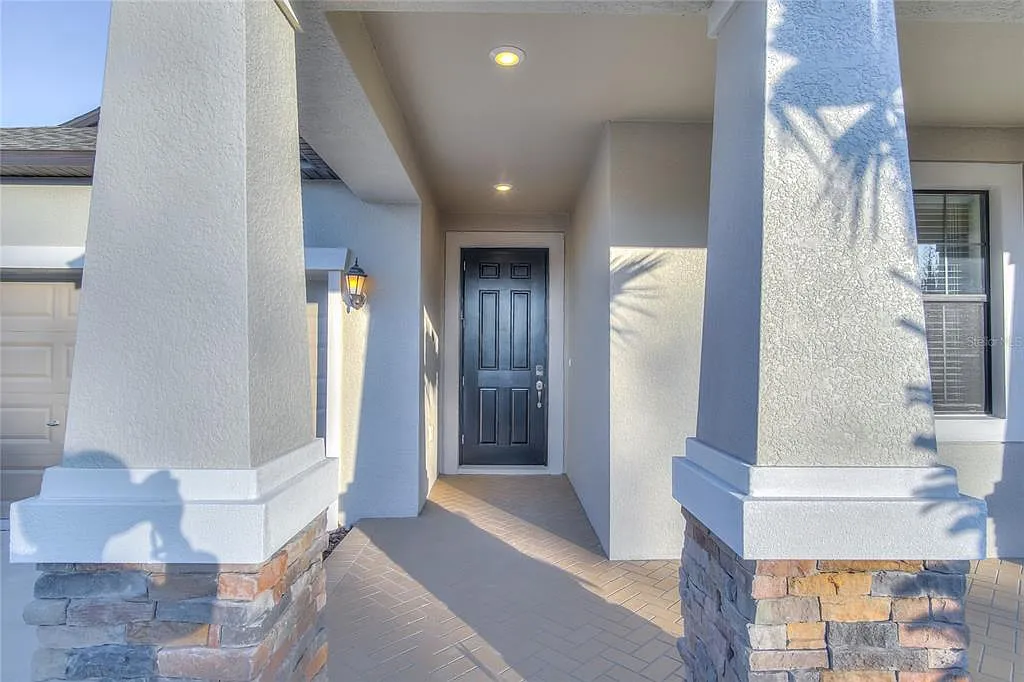4 bed, 3.0 bath, 2061 sqft, $2,645 — Photo 3
