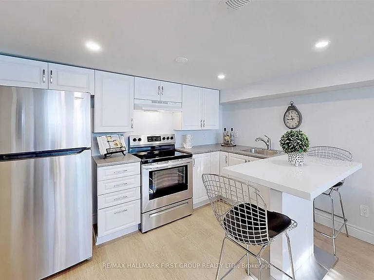 62 Ambassador St #BASEMENT — Photo 8