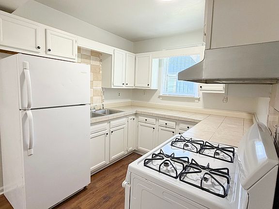 4th image of 607 Moorman Ave NW