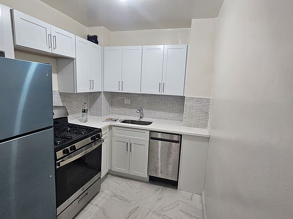 3rd image of 63-11 Queens Blvd #G-2