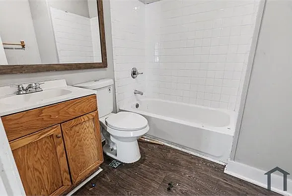1447 Wharton Ave — Photo 13