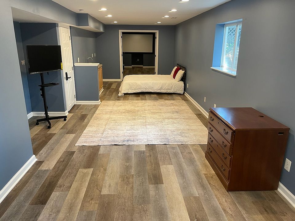 1st image of 11200 Springfield Dr #1