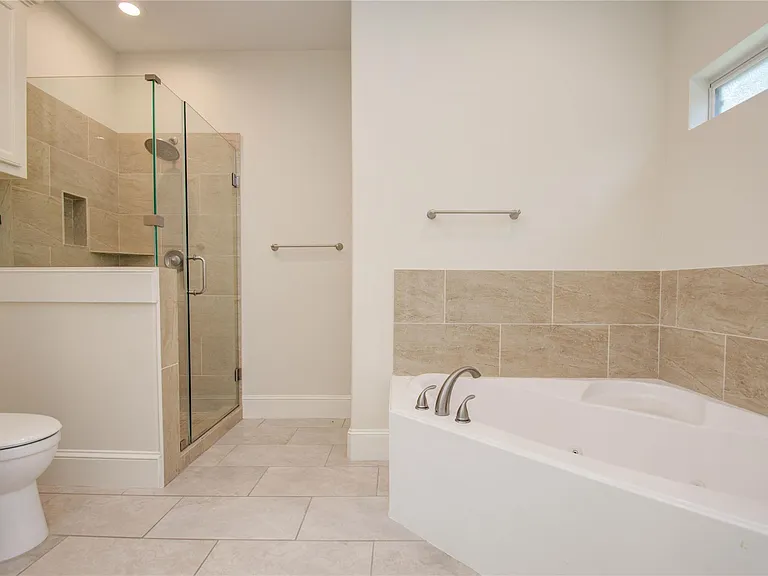 10572 Twin Oak Dr — Photo 32