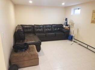 17032 Pidgeon Meadow Rd, Fresh Meadows, NY 11365