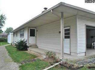 828 Hower St NE, North Canton, OH 44720