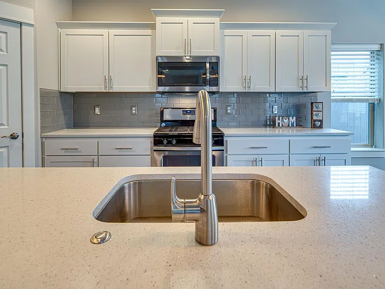 3012 NE Flagstone Ave — Photo 10