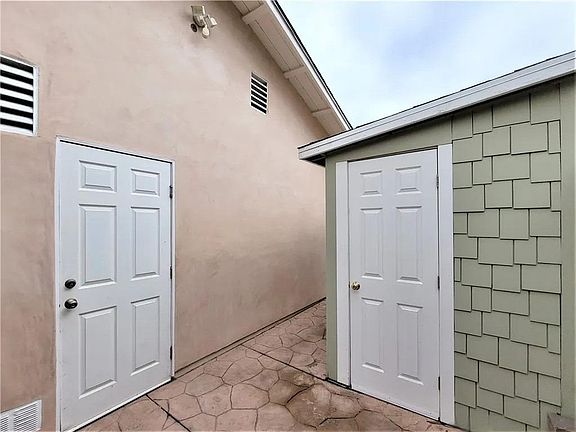 3rd image of 549 Woods Dr