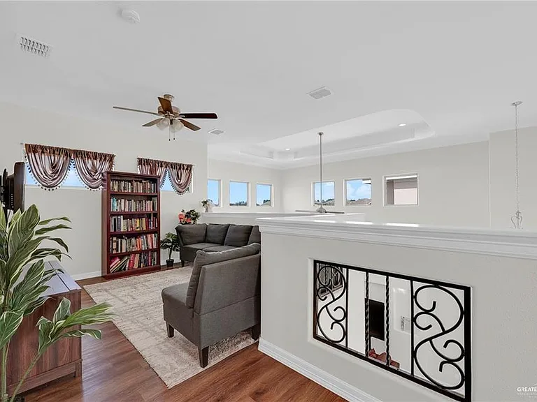 3817 Santa Fe St — Photo 16