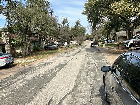 4th image of 2407 La Rochelle Dr