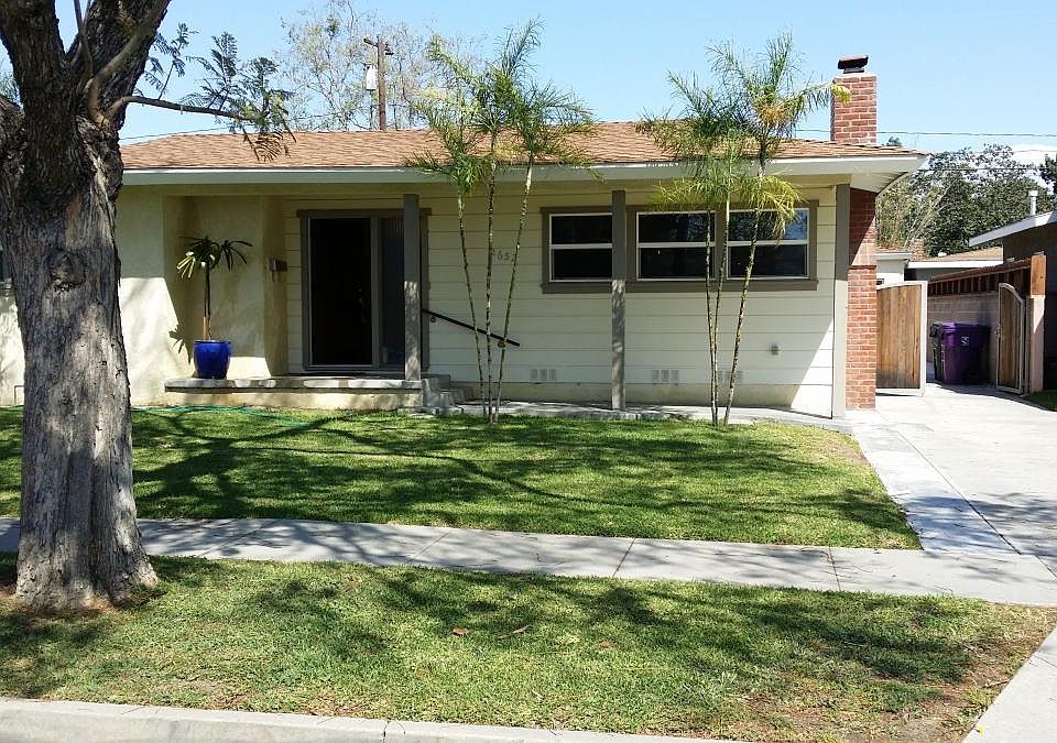 Exterior Front Photo 1