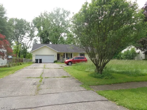 308 Samuel St, Elyria, OH 44035