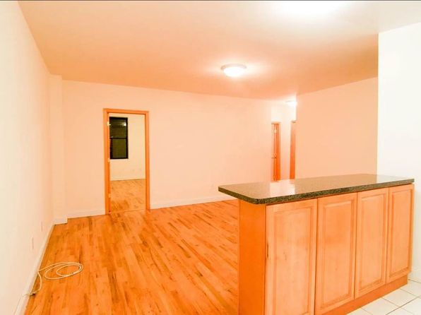 1124 46th Ave APT 4F