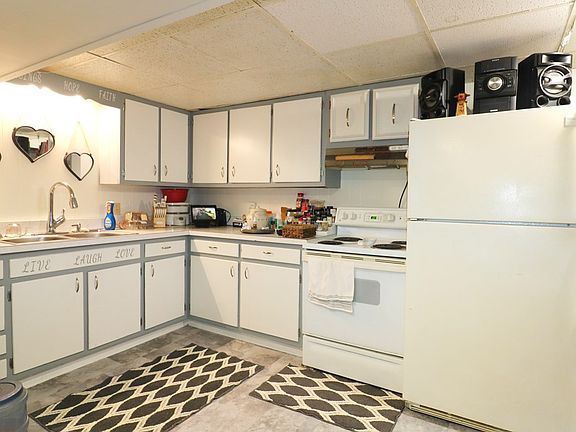 3rd image of 30 E Washington St