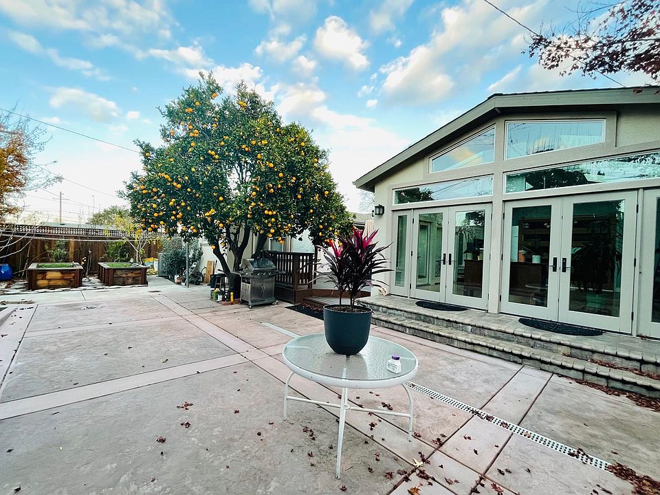 1st image of 1371-2 Suzanne Ct