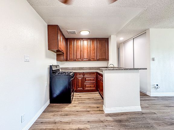 2nd image of 3417 Manning Ave #N3916