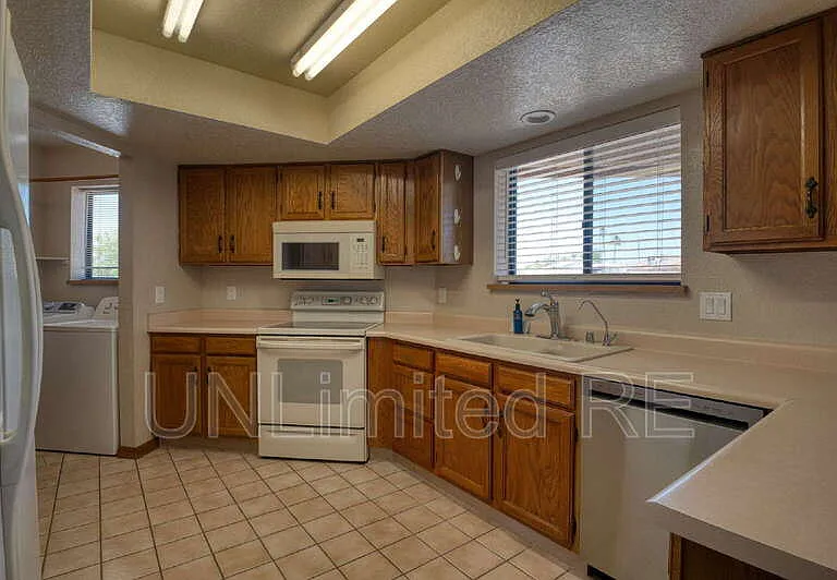2512 Cisco Dr S — Photo 4