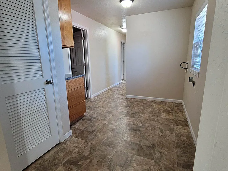1694 Cloverlawn Dr — Photo 15