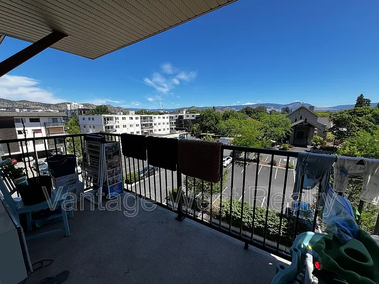 598 Sutherland Ave #402 — Photo 7