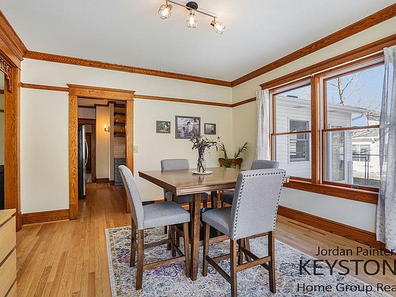 5th image of 4201 Kings Row Ct NW