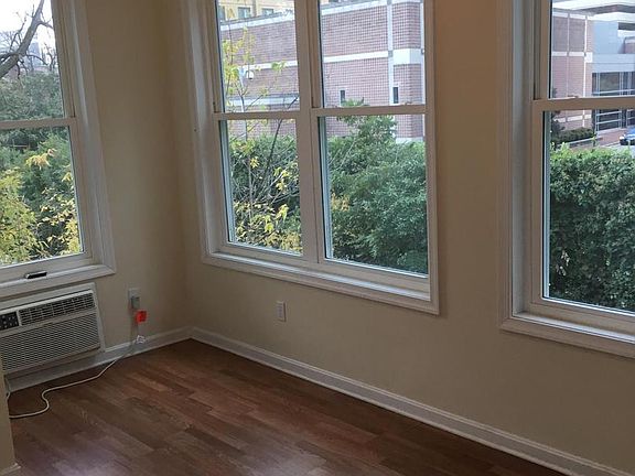 2nd image of 4522 Avondale St APT 7