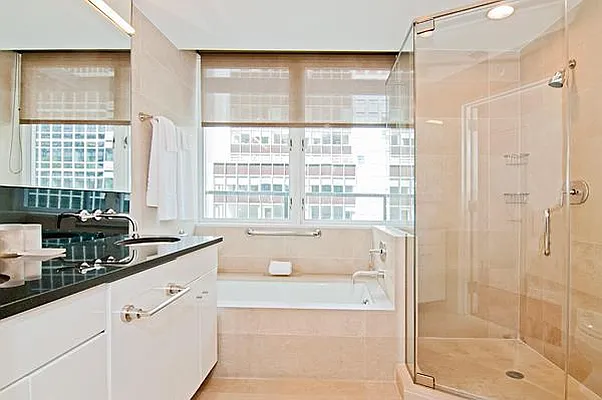 Sold by Domus Realty | media 16