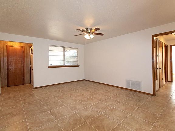 4th image of 3408 Eastwood Cir
