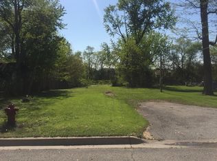 950 Zenner Ave, Aurora, IL 60505