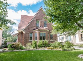 717 Selborne Rd, Riverside, IL 60546