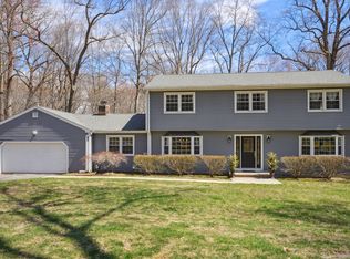 490 Booth Hill Rd, Trumbull, CT 06611