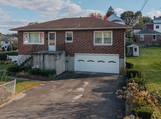 82 Hotchkiss St, Waterbury, CT 06704