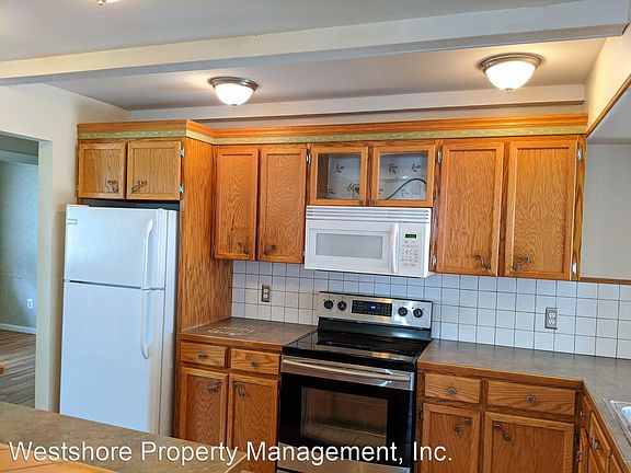 2nd image of 463 Cloverdale Ave NW