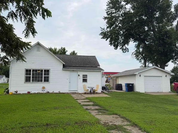 84 Hardy St, Akron, IA 51001
