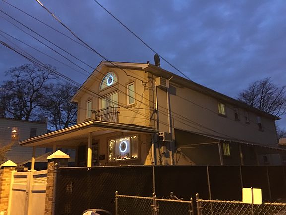 3rd image of 9511 Holmes Ln