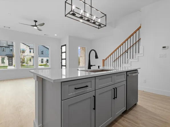 8918 Lowell St, Rowlett, TX 75089