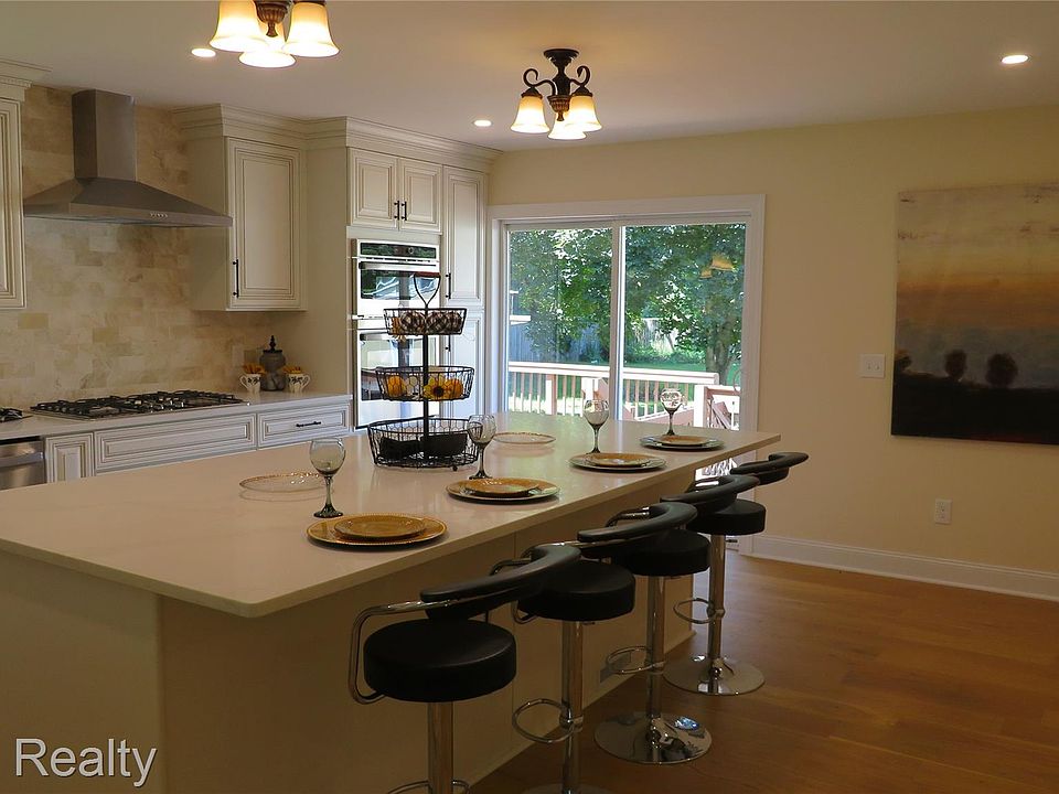 16558 Haggerty Rd, photo 11