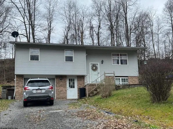 111 Western Dr, Kingwood, WV 26537