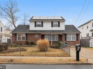 110 E 7th St, Burlington, NJ 08016