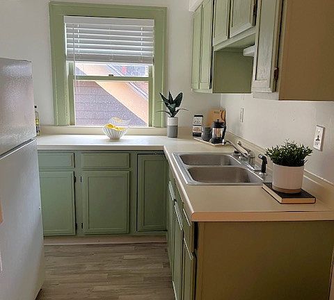5th image of 1088 Dayton Ave APT 3