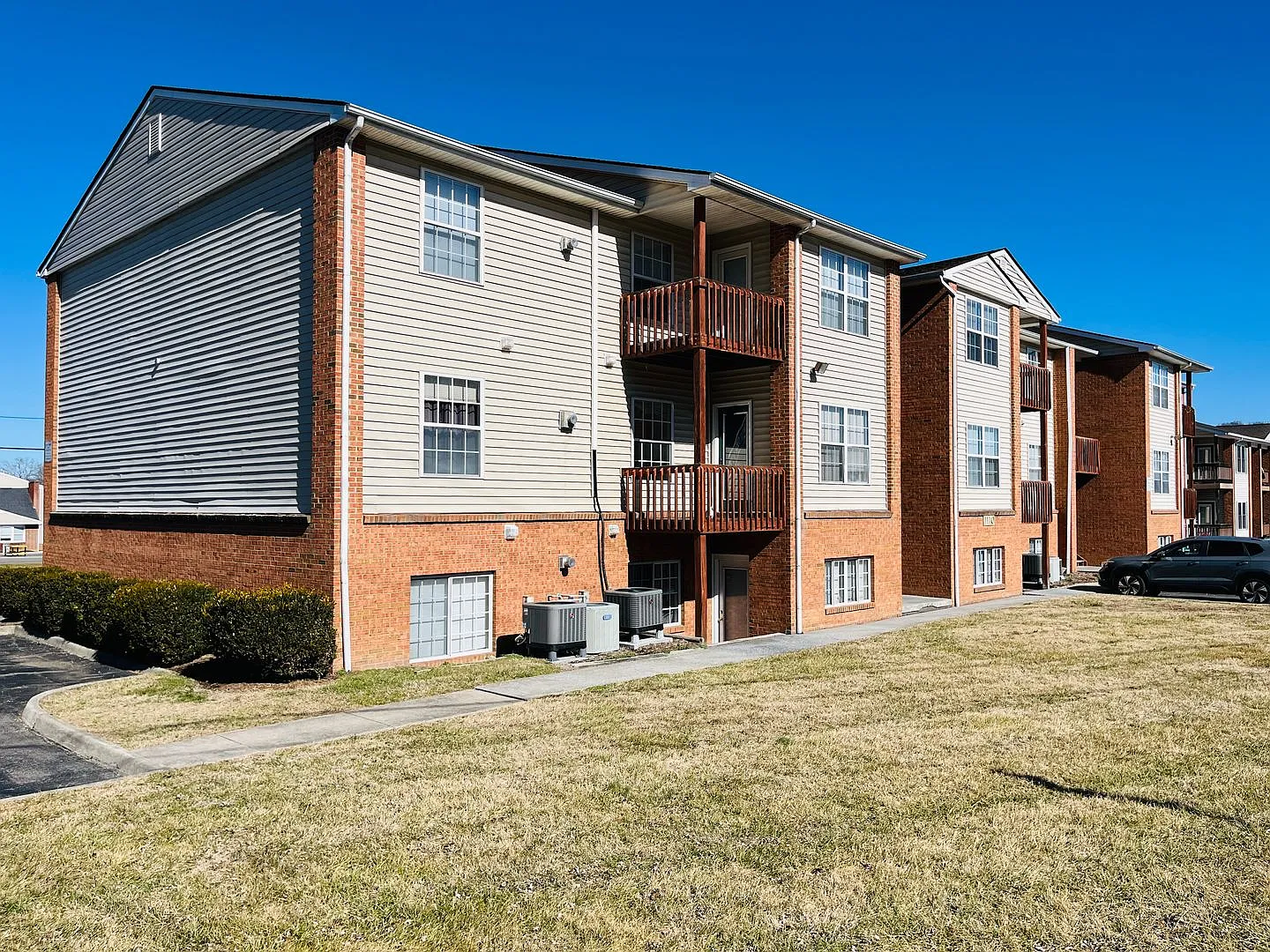 2 Bedroom 1 Bathroom Condo — Photo 2