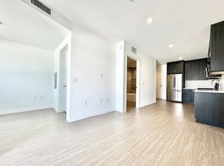 11405 2/2 Chandler Blvd #C-405, North Hollywood, CA 91601